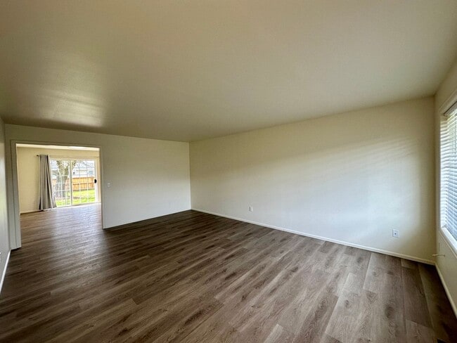 Building Photo - 905 Nooksack Rd