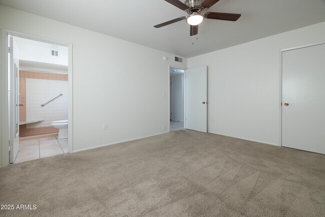 Building Photo - 11417 N 103rd Ave