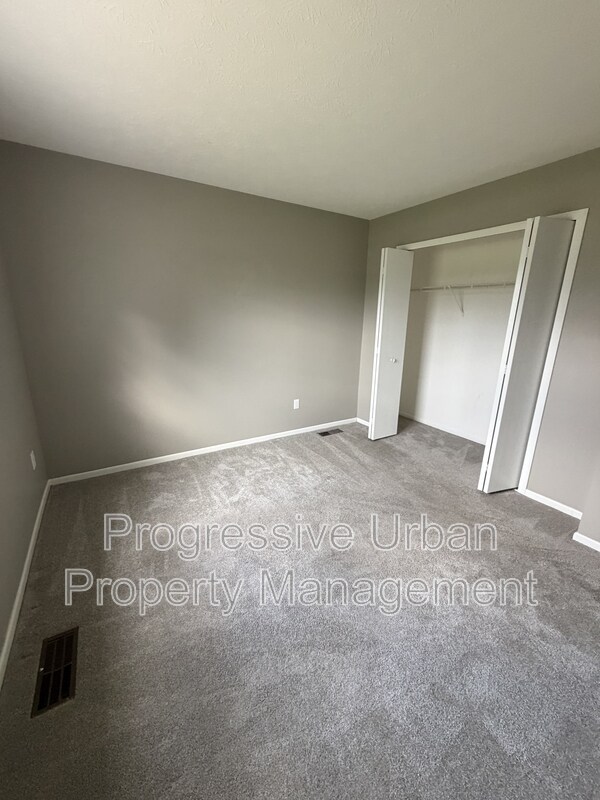 Building Photo - 453 Auburn St