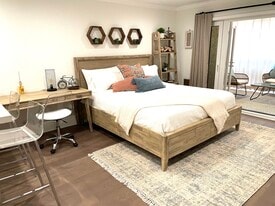 Building Photo - 77 15th St