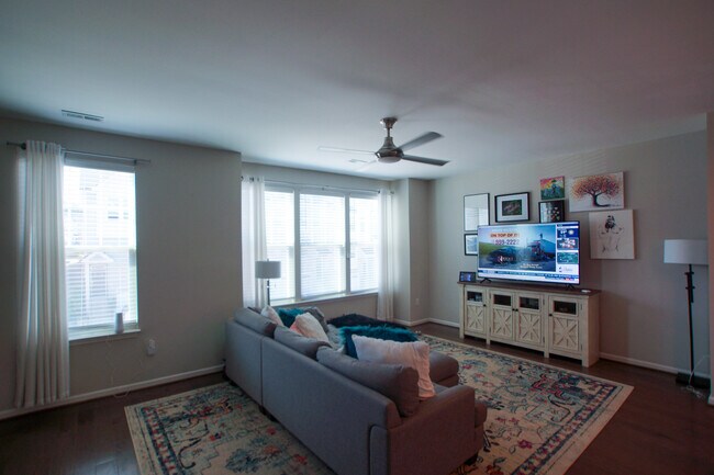 Building Photo - 930 Dalton Ridge Pl