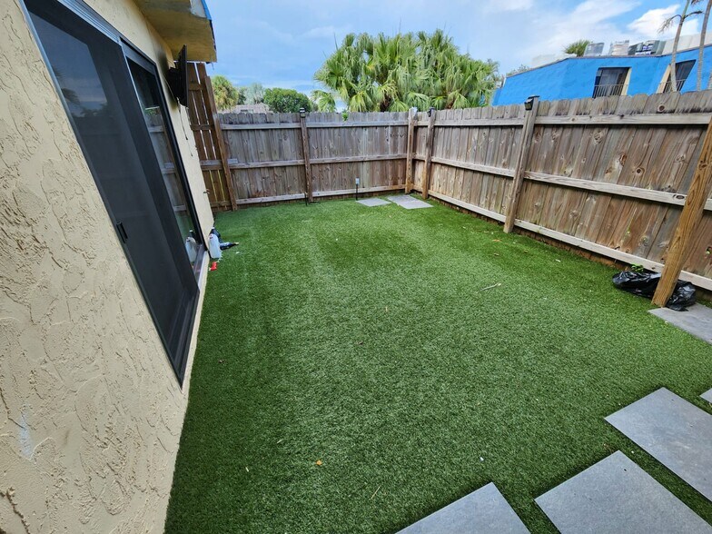 Building Photo - 2384 Waterside Dr