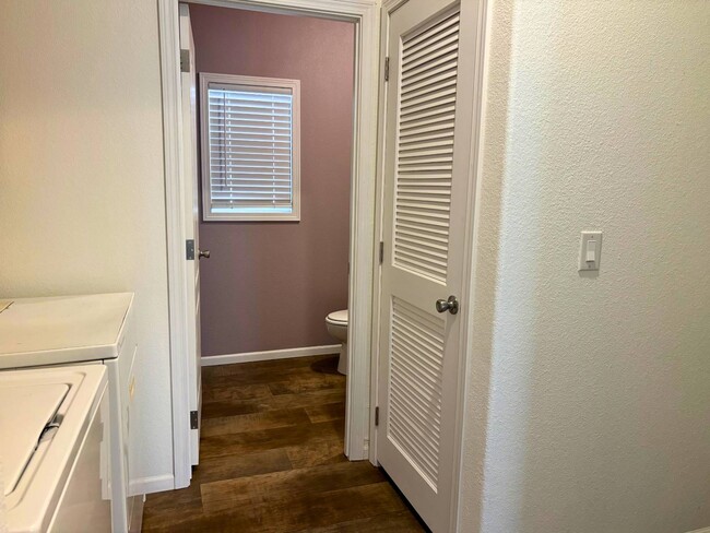 Building Photo - 350 Lee Ave