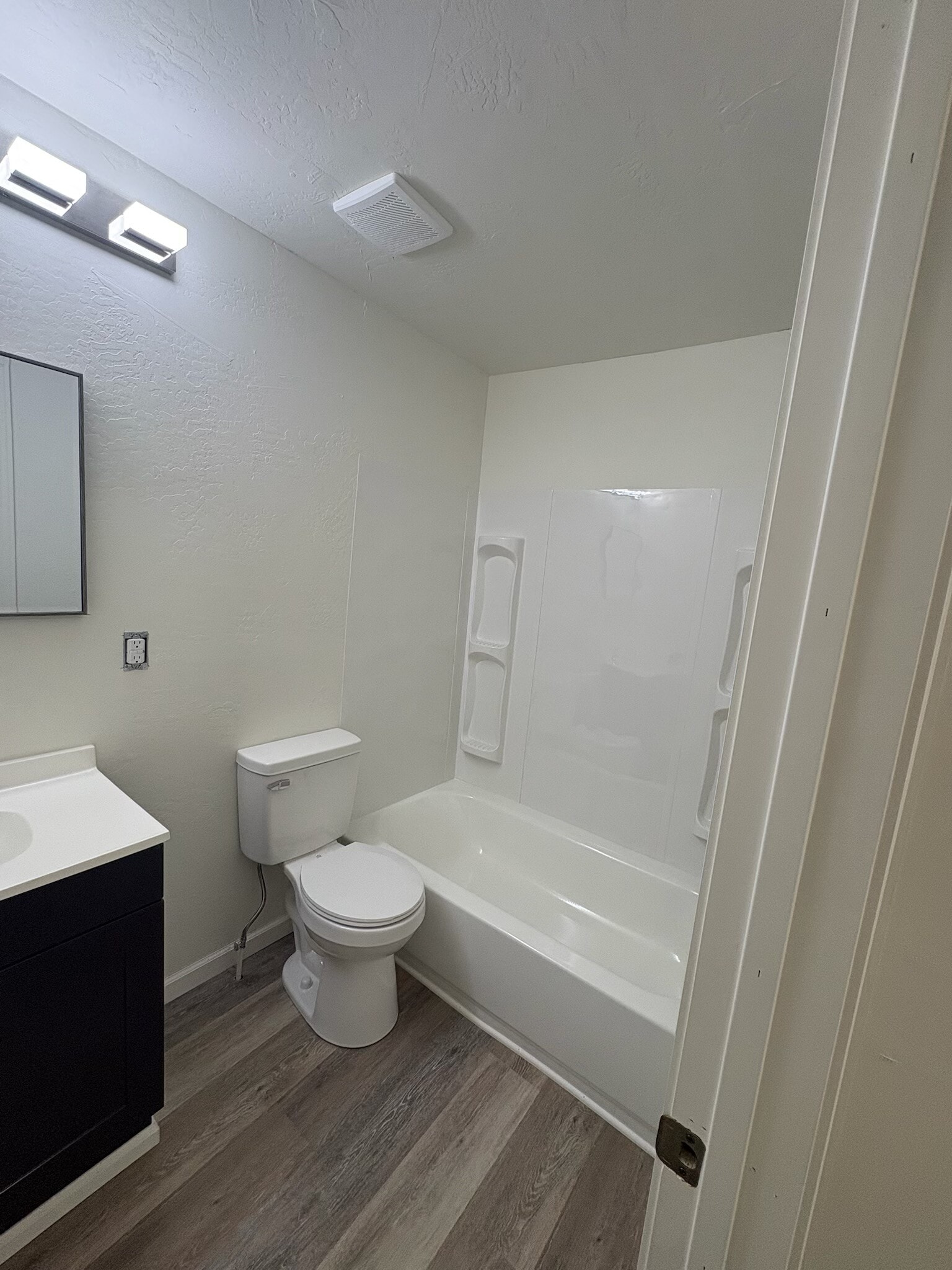 Full bath upstairs - 205 Cleveland St