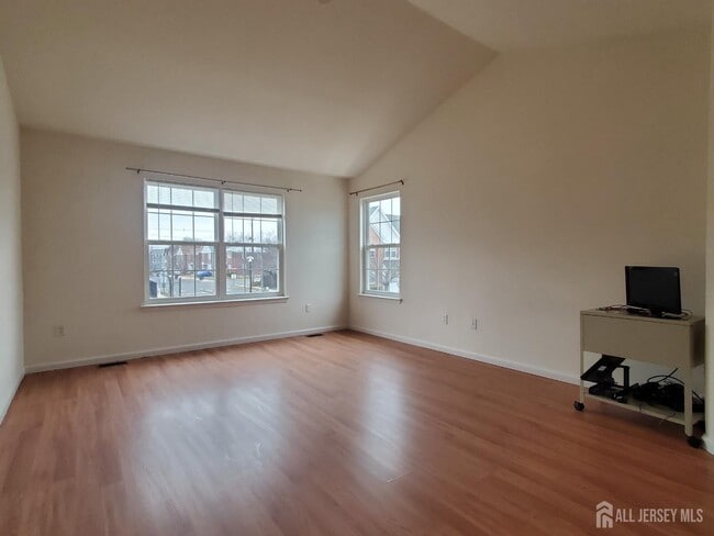 Building Photo - 202 Alder Ct