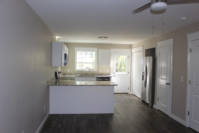 Building Photo - 109 Buster Ln
