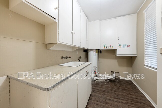 Building Photo - 106 Winn Ave