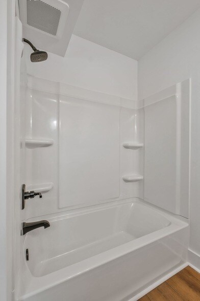 Building Photo - 223 Cumberland Dr