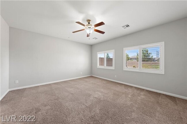 Building Photo - 4 bed+loft Green Valley Home w/City Views