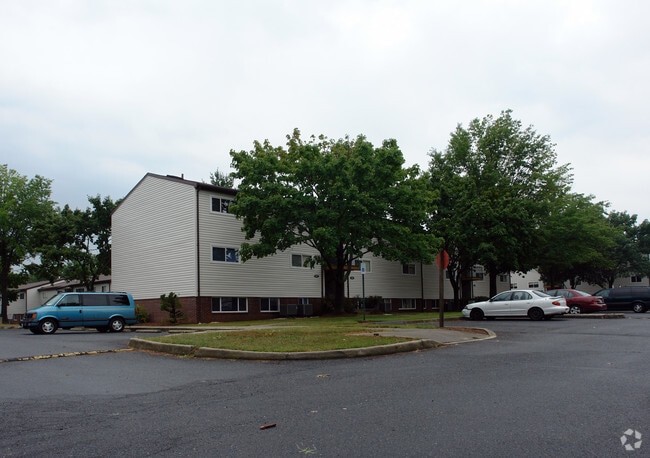 Building Photo - Washington Gardens