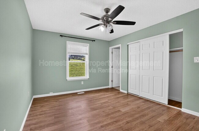 Building Photo - 10608 Canter Way