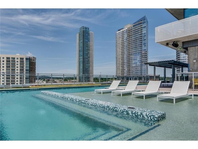 Building Photo - 222 West Ave