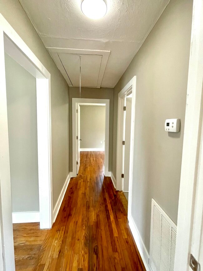 Building Photo - 209 Dixie Dr