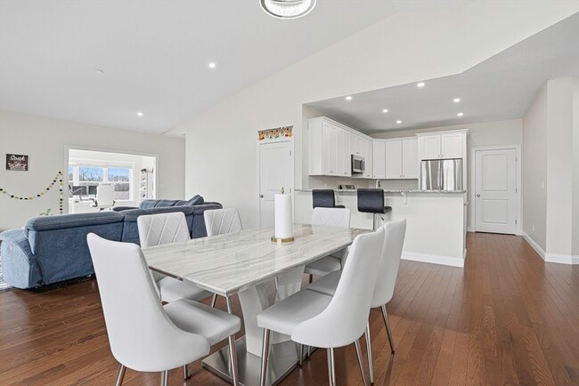 Building Photo - 52 Logan's Run