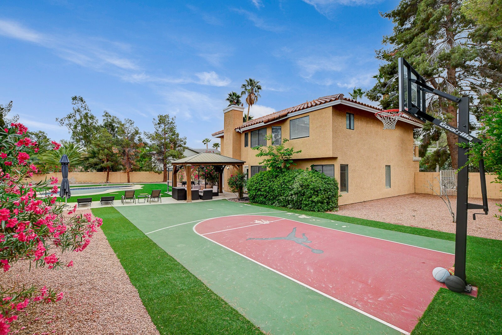 Building Photo - 2224 Lucerne Ct