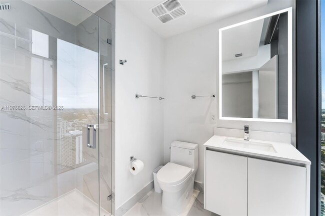 Building Photo - 700 NE 24th St