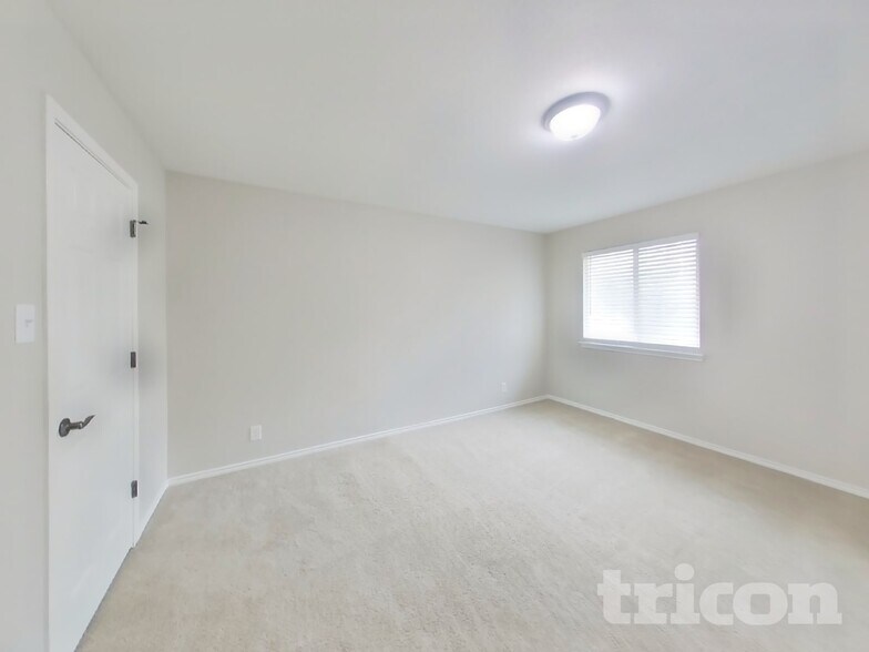 Building Photo - 213 Ridge Bluff