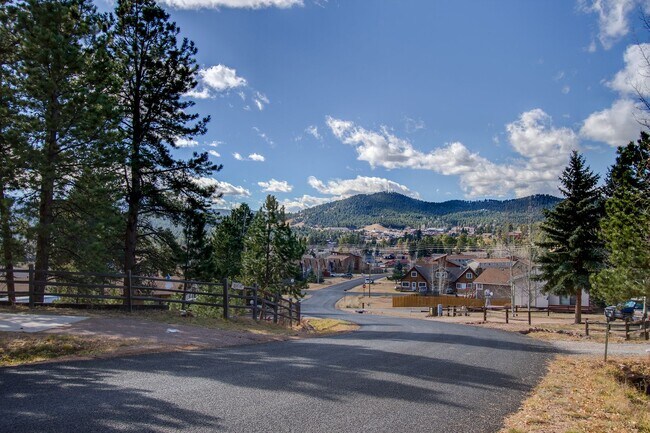 Building Photo - Peaceful 5 bdrm Mountain retreat in Woodla...