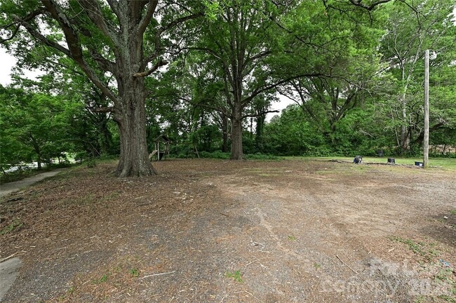 Building Photo - 415 Norris Ave