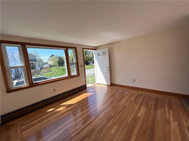 Building Photo - 9 Custer Ave