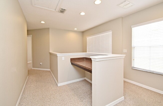 Building Photo - Beautiful townhouse at Claytons Crossing Oviedo