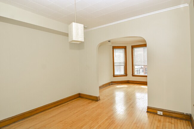 Building Photo - 2312 W Iowa St