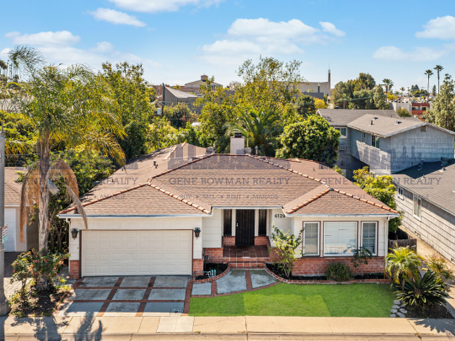 Building Photo - 6 bed Huge home in prime location near SDSU!