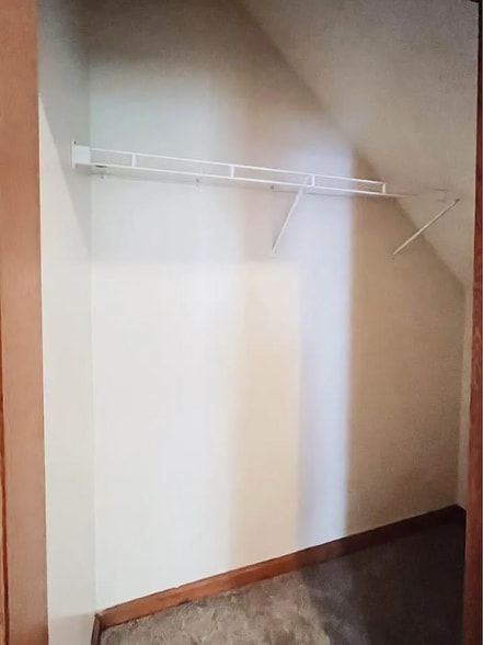 Building Photo - 962 6th St E