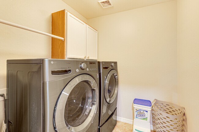 Building Photo - 3552 N Excalibur Pl