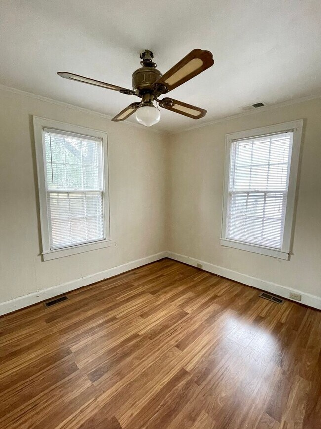 Building Photo - Rosewood