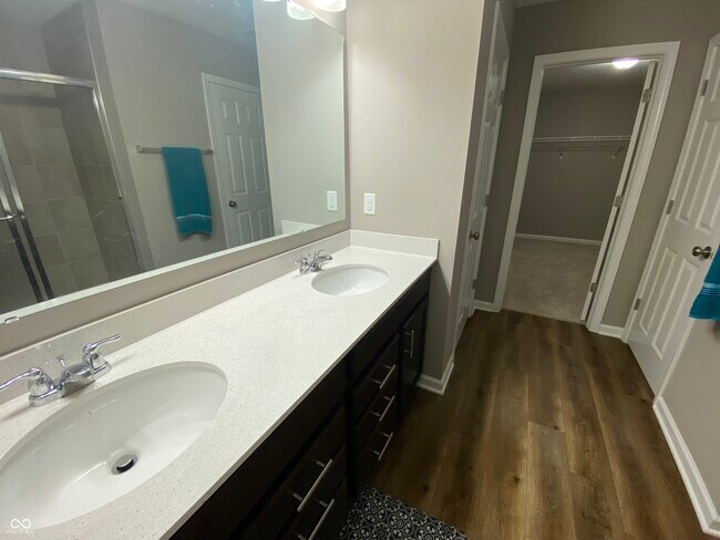 Building Photo - 5668 Grosbeak Dr