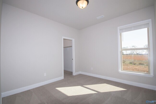 Building Photo - 12605 Juniors Dr