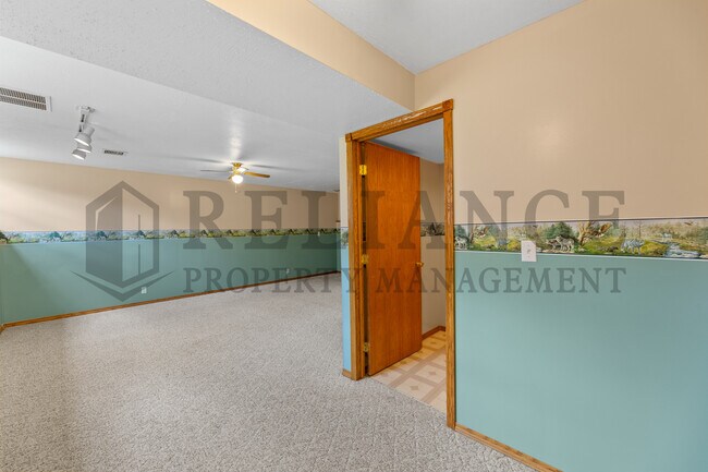Building Photo - 8502 W Westlawn Cir