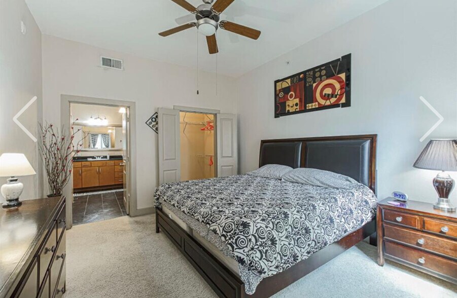 Building Photo - 1901 Post Oak Blvd