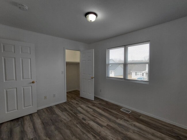 Building Photo - 24444 Sounder Ln