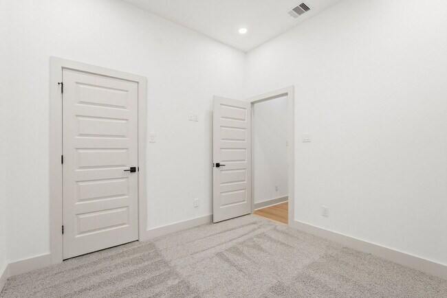 Building Photo - 9819 Turnbow St