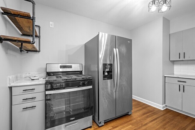 Building Photo - 1453 Colonial Rd