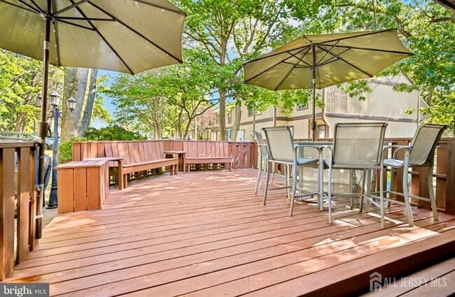 Building Photo - 1502 Bromley Estate