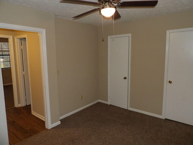 Building Photo - 207 Landings Dr