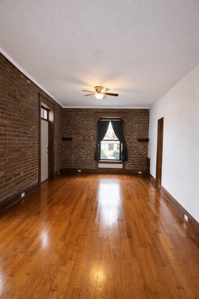 Building Photo - 209 W Fifth Ave