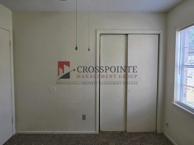 Building Photo - Coming Soon! Cozy 3 Bedroom Unit!