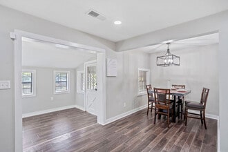 Building Photo - 8170 Huntington Dr