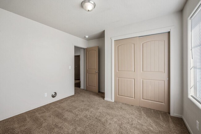 Building Photo - 3 bed 2 bath Rancher, Landings Community, CDA