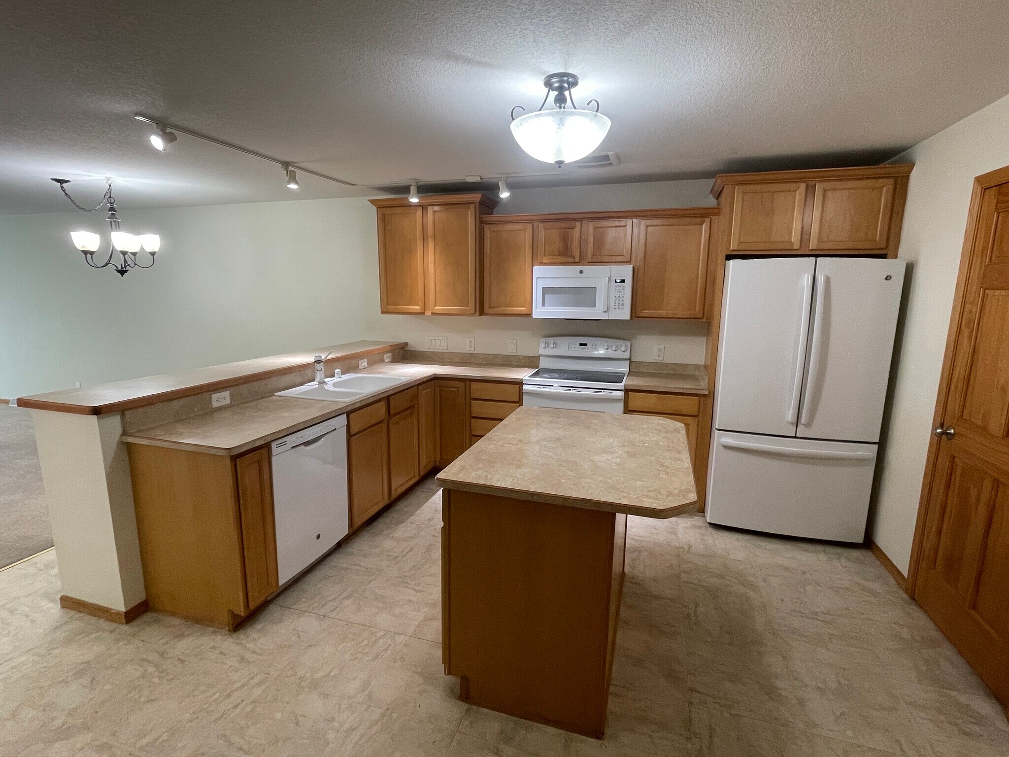 Building Photo - 2916 Kentville Dr