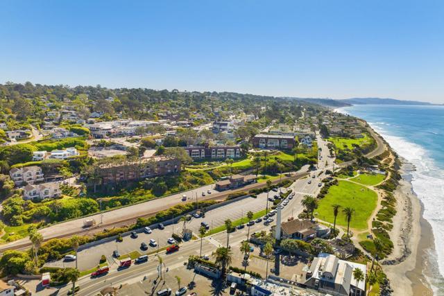 Building Photo - 1562 Camino Del Mar