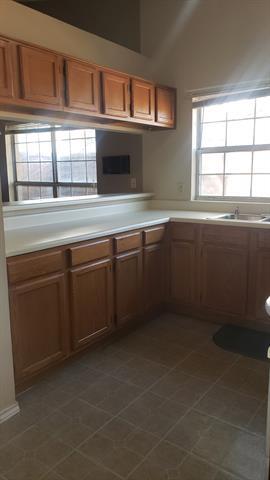 Building Photo - 2412 Country Hollow Ln