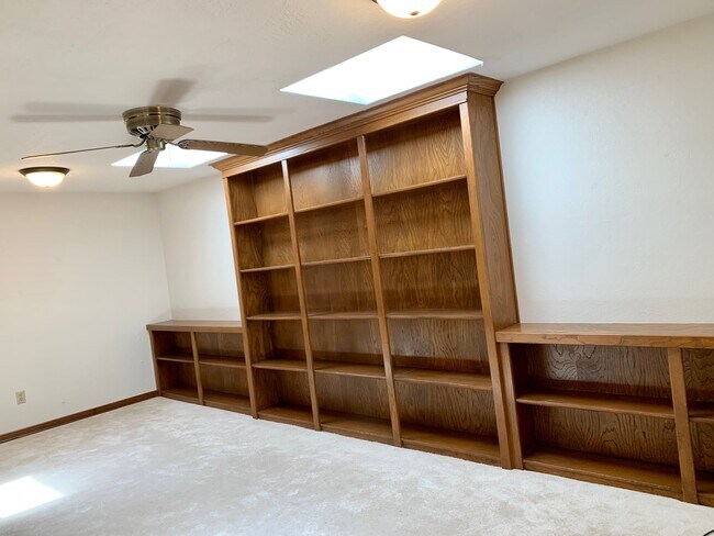 upstairs loft - 3800 Havenbrook Cir