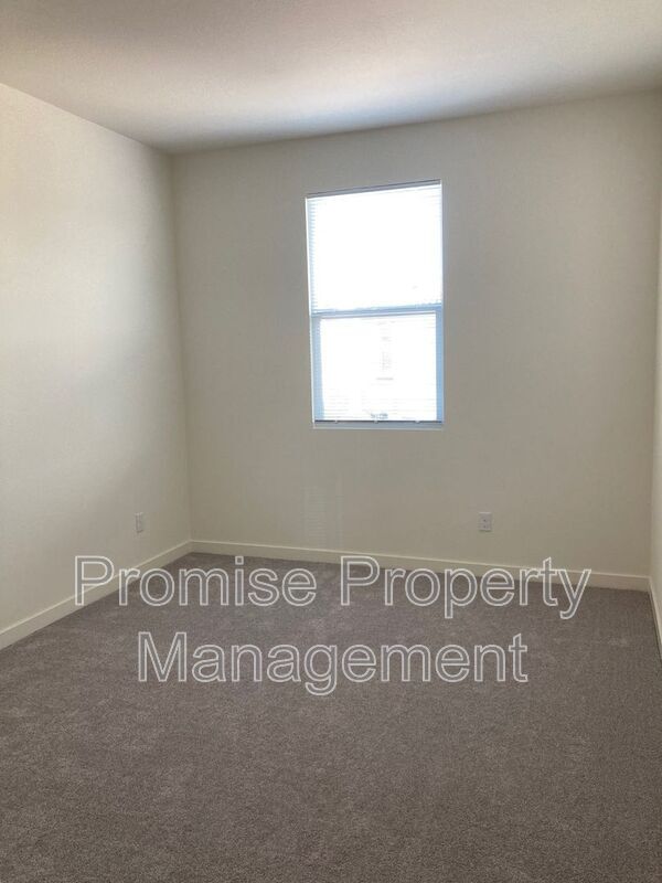 Building Photo - 4140 Sitio Cielo