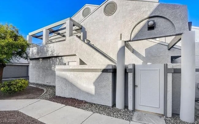 Building Photo - 5600 Orchard Ln