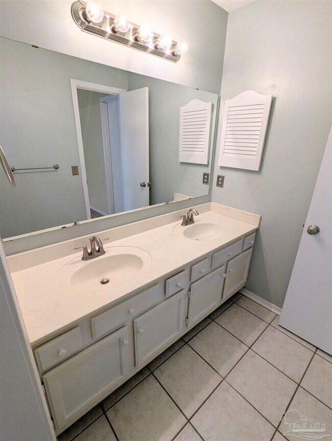 Building Photo - 512 Quail Nest Ln